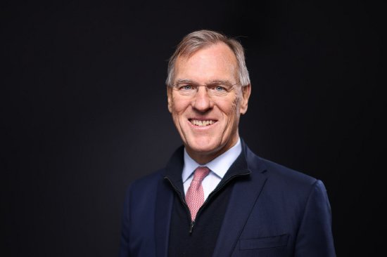 兴盛网  高盛副董事长Gnodde将从伦敦迁往米兰 英国税制改革下又一位业界名人离开